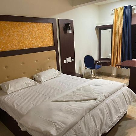 Bassac Residency Hotell Changanācheri Eksteriør bilde